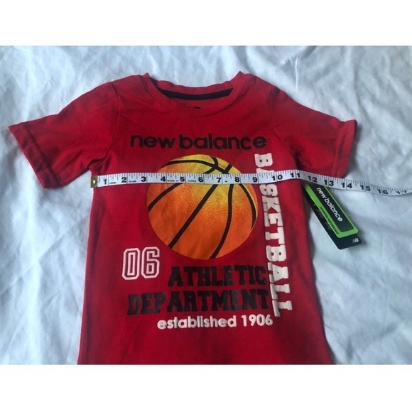 NEW BALANCE Toddler Boy Graphic T-SHIRT Short Sleeve BASKETBALL sz 3T Red - Picture 4 of 5